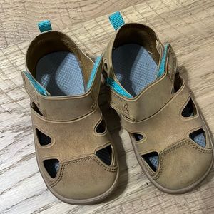 Toddler tan Sandals